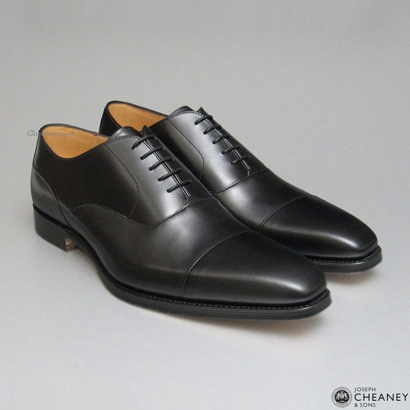 The Black Cap Toe Oxford - Your Safe Bet