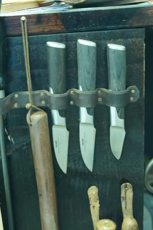 The knives...