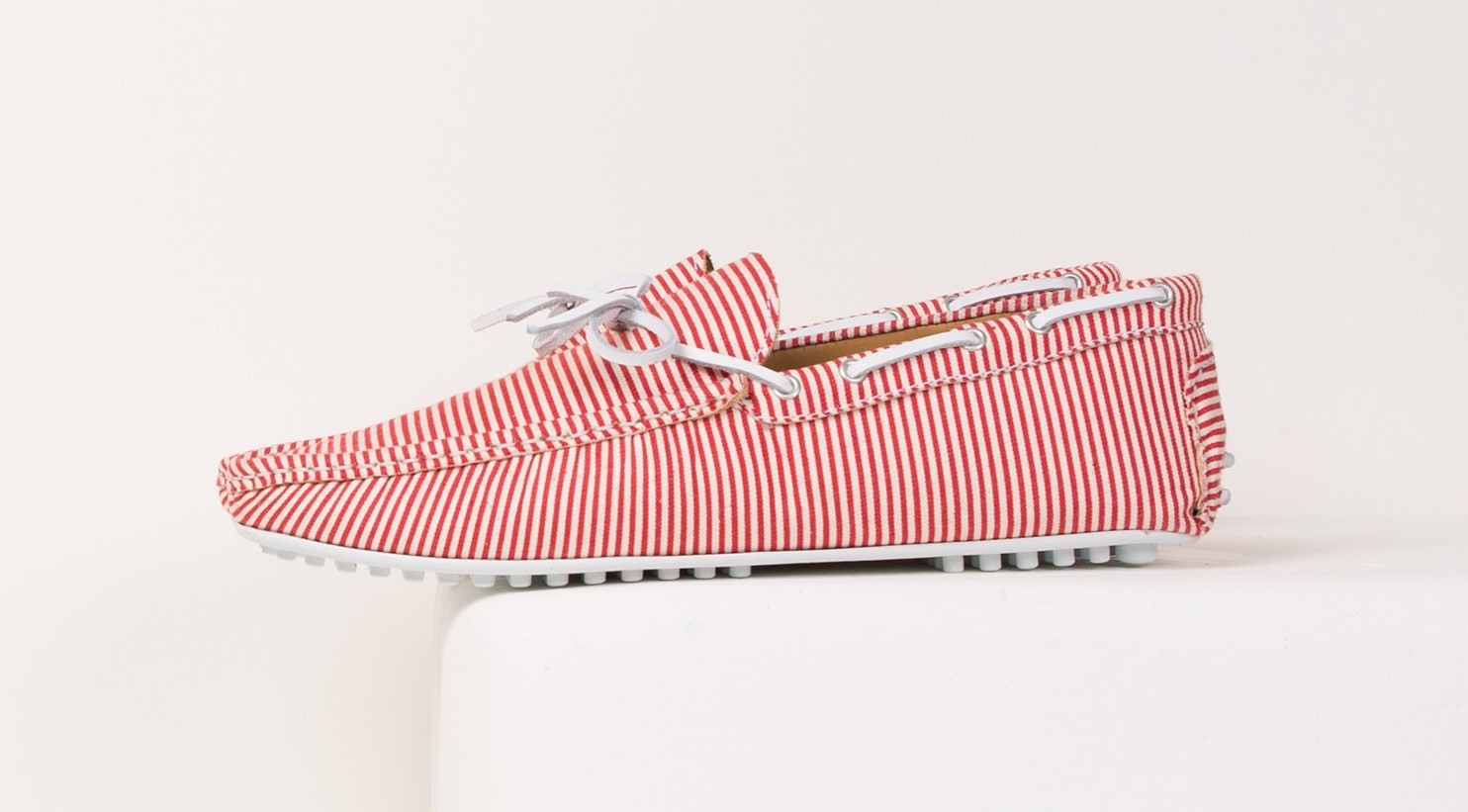 driving-loafers-blanc-rouge-le-gondolier