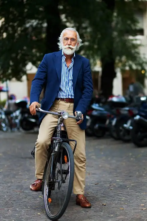 This guy is the legend of the smart casual and pairing colors together