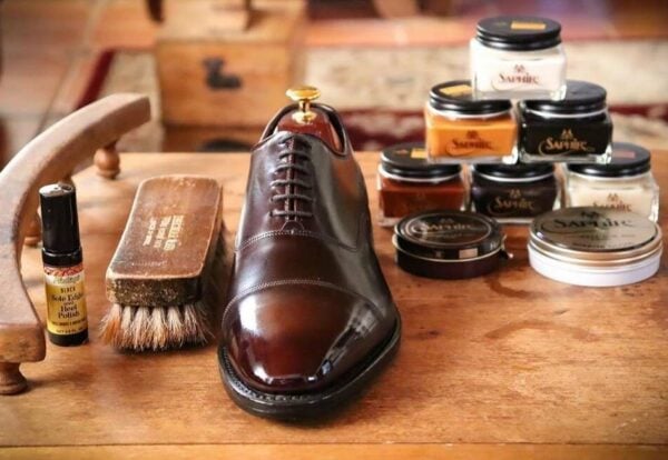 The Elegant Oxford – Your Shoe Care Guide