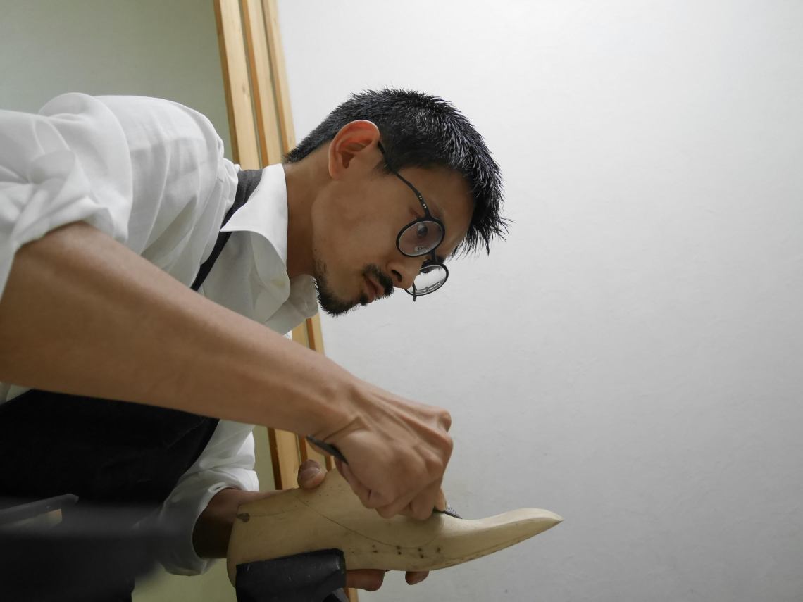 Wataru Shimamoto in his workshop.
