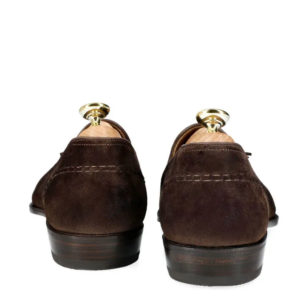 Seamless heel counters, hangrade detailing