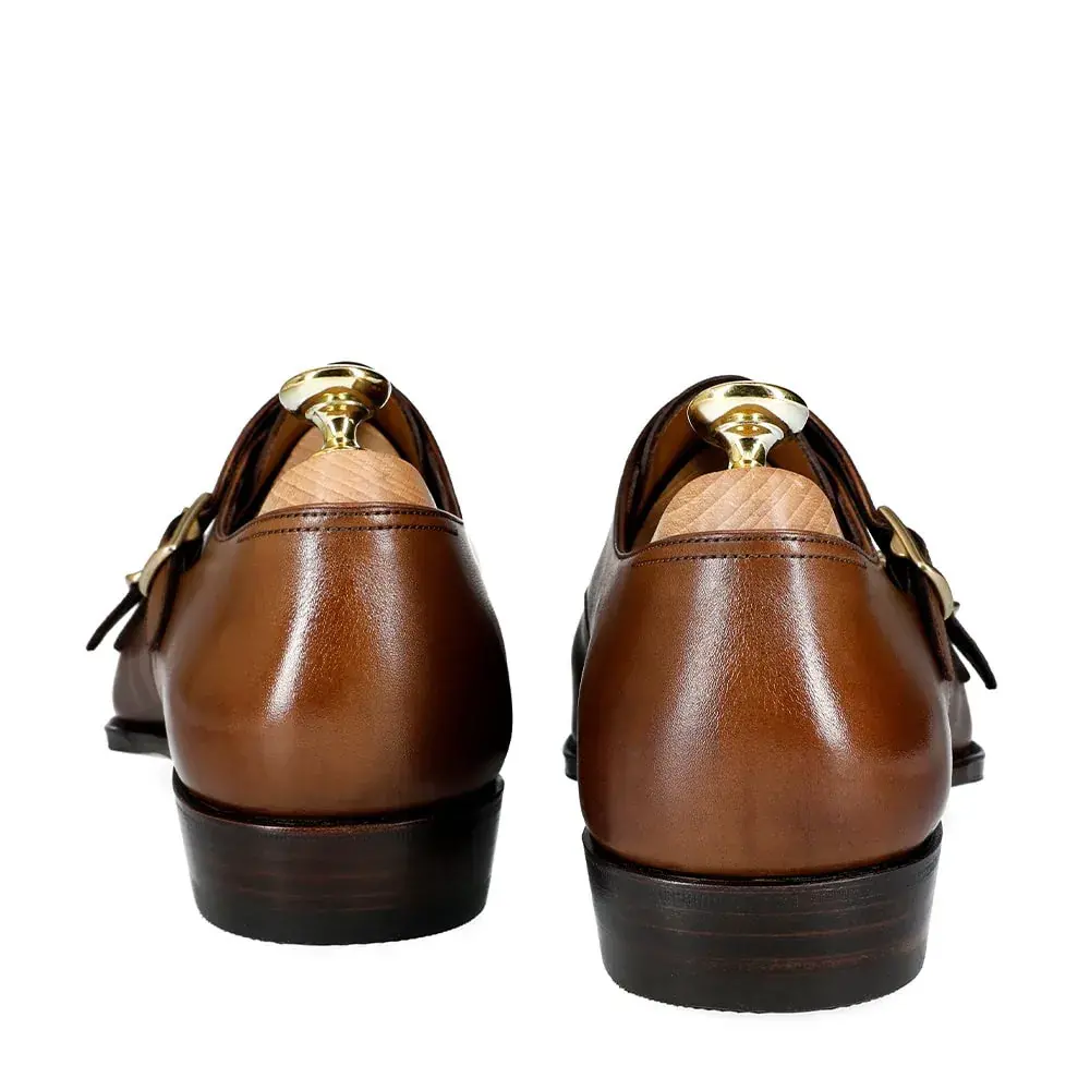 Seamless heel counters, hangrade detailing