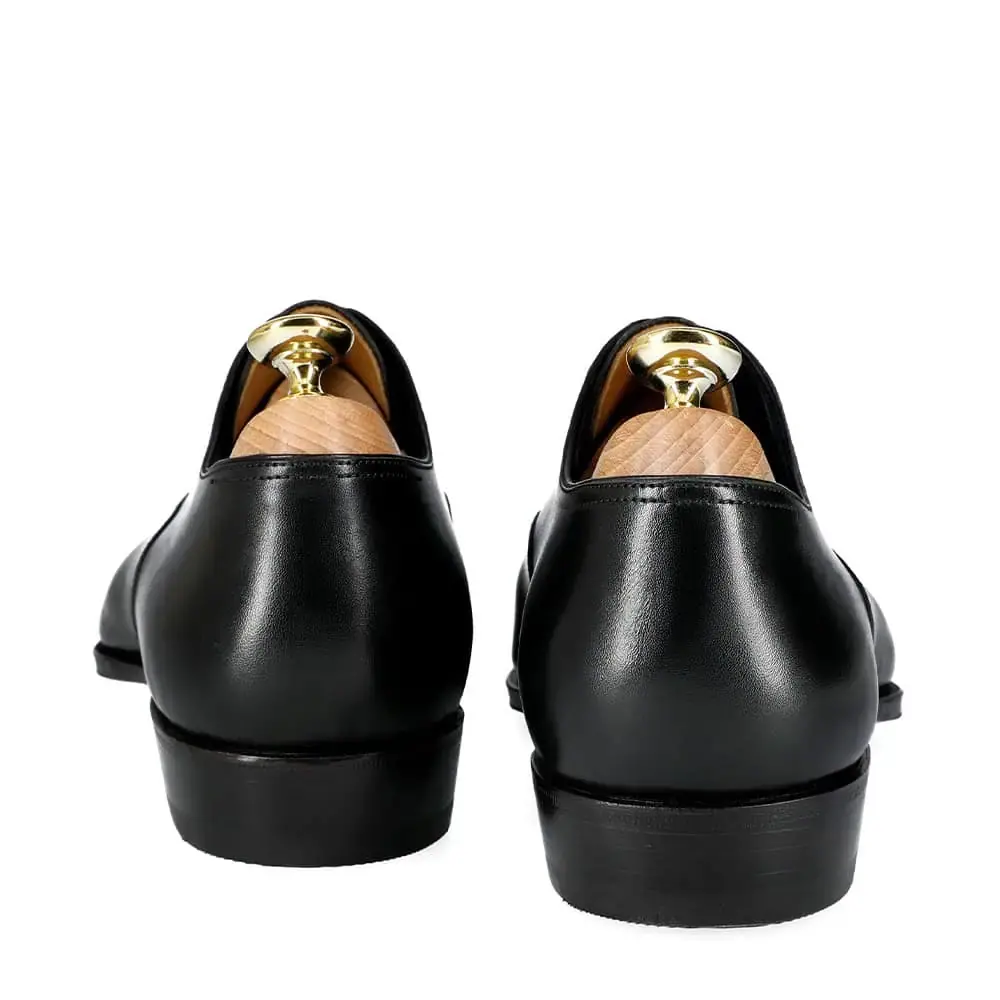 Seamless heel counters, hangrade detailing