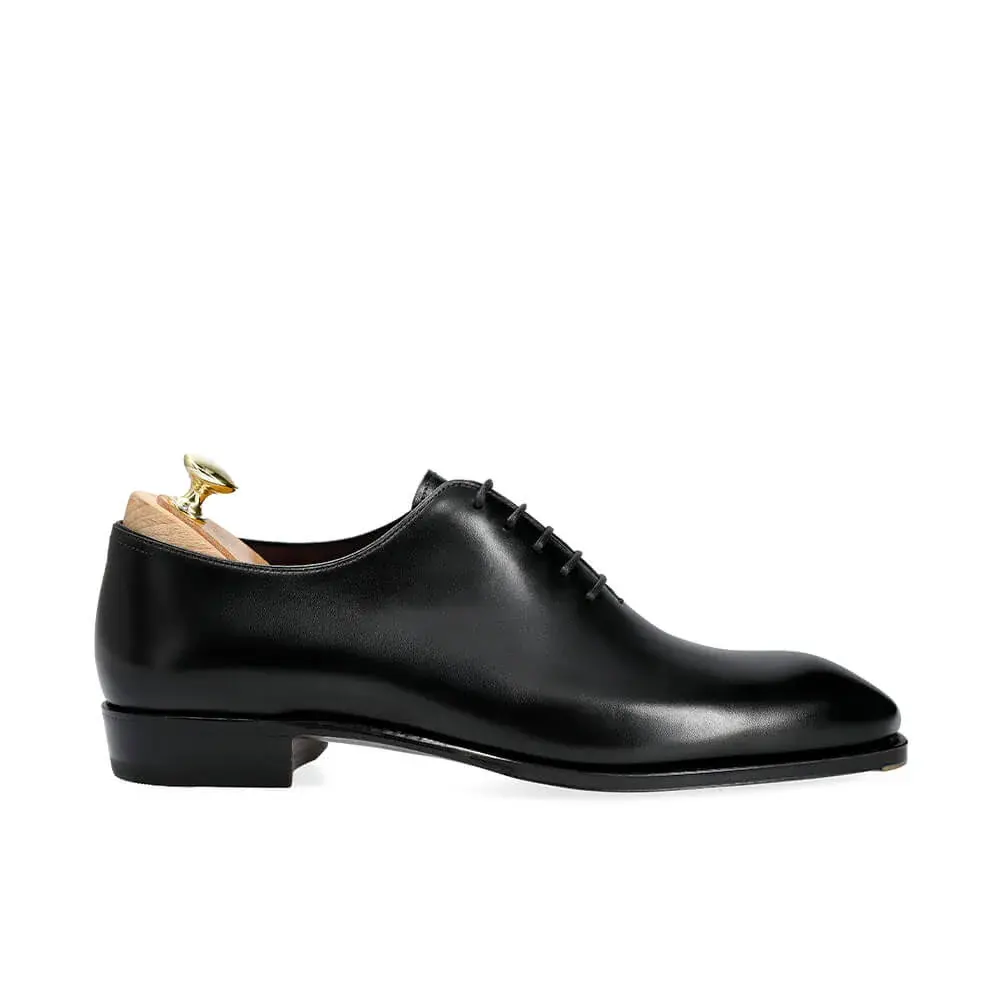 black wholecut oxfords Carmina Albaladejo Collection