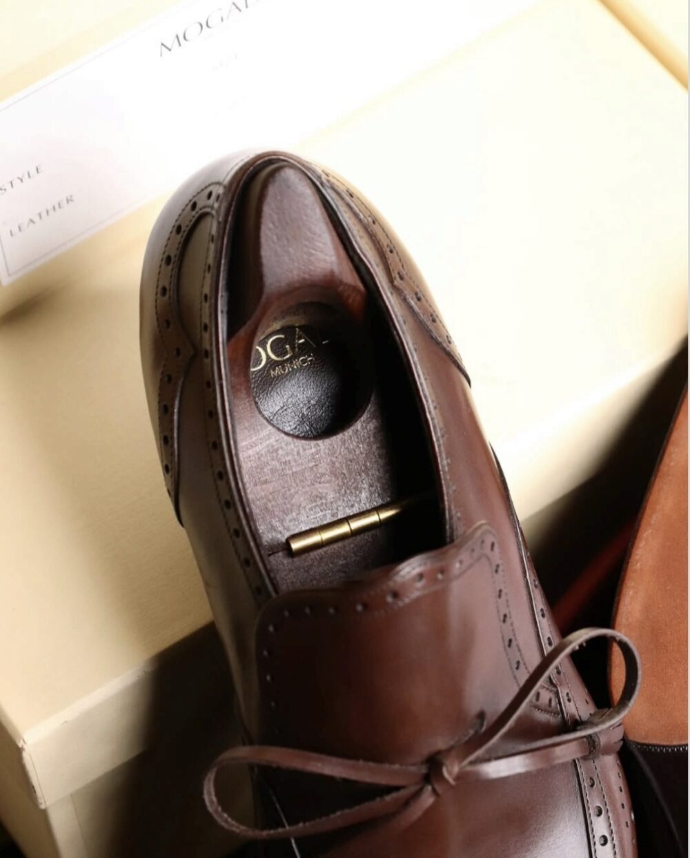 bespoke shoe trees hallowed out by Louis Lampertsdörfer